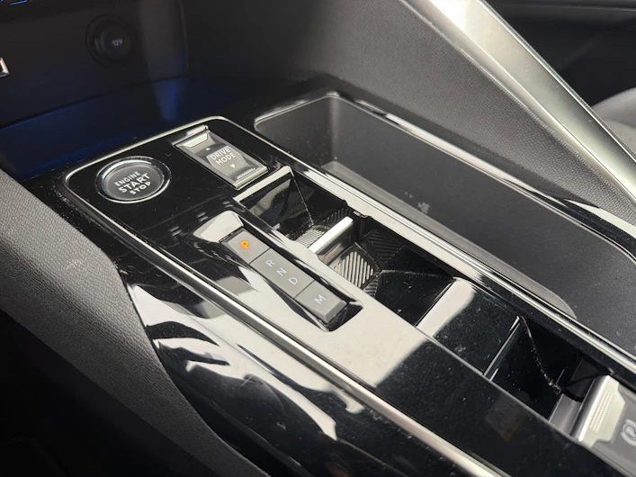 immagine del veicolo PEUGEOT 5008