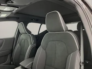 Volvo XC40 2.0 B3 MH Plus Dark