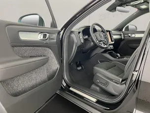 Volvo XC40 2.0 B3 MH Plus Dark