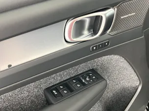 Volvo XC40 2.0 B3 MH Plus Dark