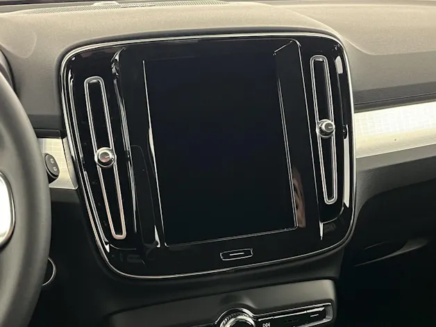 Volvo XC40 2.0 B3 MH Plus Dark