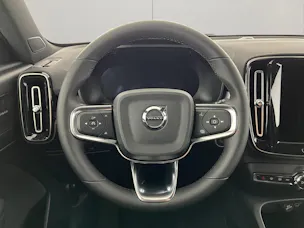 Volvo XC40 2.0 B3 MH Plus Dark
