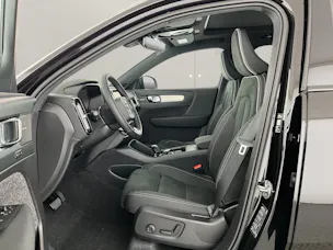 Volvo XC40 2.0 B3 MH Plus Dark
