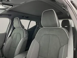 Volvo XC40 2.0 B3 MH Plus Dark