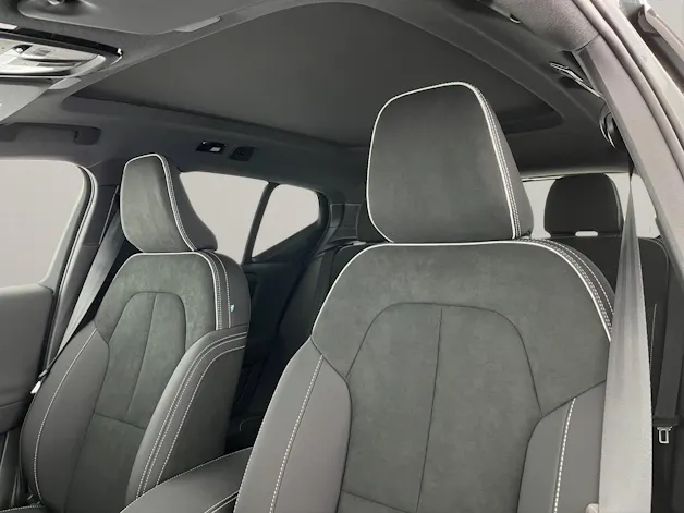 Volvo XC40 2.0 B3 MH Plus Dark