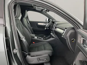 Volvo XC40 2.0 B3 MH Plus Dark