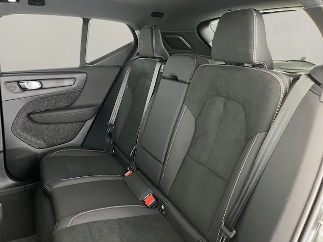 Volvo XC40 2.0 B3 MH Plus Dark