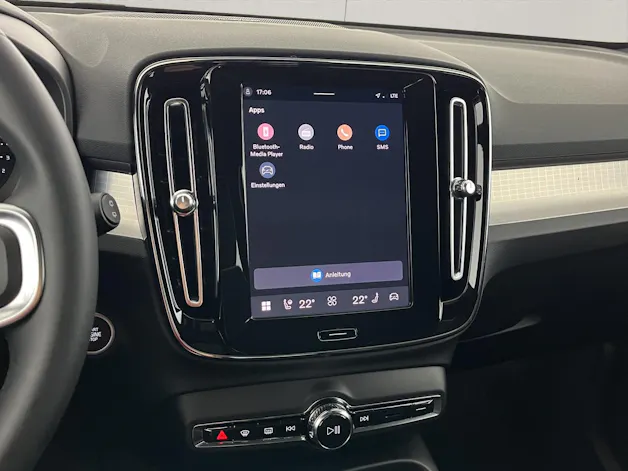 Volvo XC40 2.0 B3 MH Plus Dark