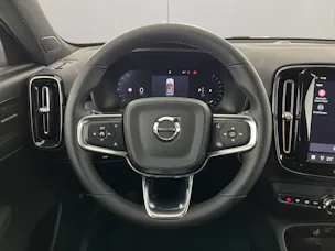 Volvo XC40 2.0 B3 MH Plus Dark