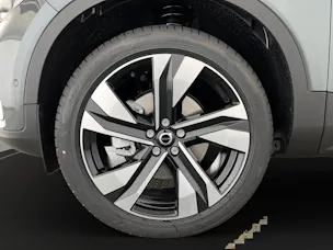 Volvo XC40 2.0 B3 MH Plus Dark
