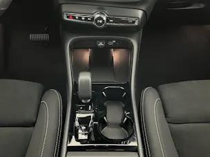 Volvo XC40 2.0 B3 MH Plus Dark