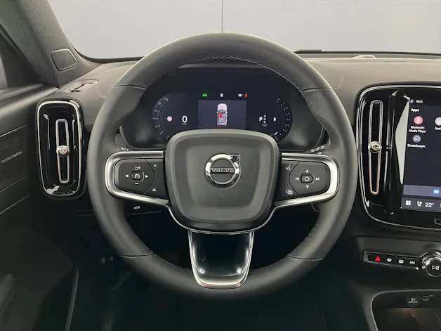 Volvo XC40 2.0 B3 MH Plus Dark