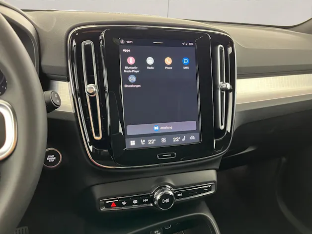 Volvo XC40 2.0 B3 MH Plus Dark