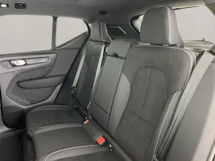 Volvo XC40 2.0 B3 MH Plus Dark