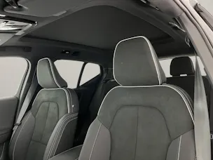 Volvo XC40 2.0 B3 MH Plus Dark