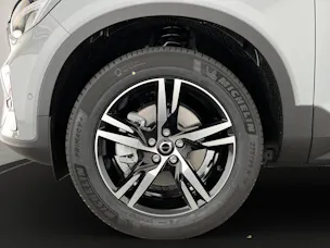 Volvo XC40 2.0 B3 MH Plus Dark