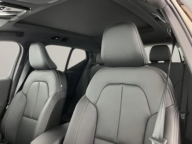 Volvo XC40 2.0 B3 MH Plus Dark