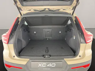 Volvo XC40 2.0 B3 MH Plus Dark