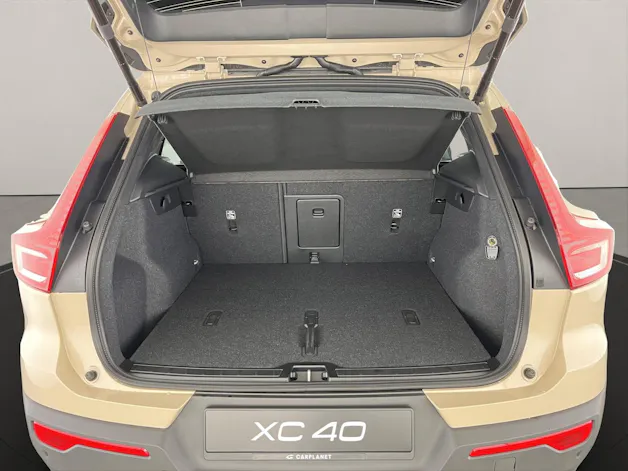 Volvo XC40 2.0 B3 MH Plus Dark