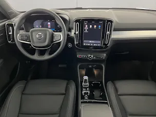 Volvo XC40 2.0 B3 MH Plus Dark