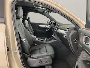 Volvo XC40 2.0 B3 MH Plus Dark