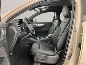 Volvo XC40 2.0 B3 MH Plus Dark