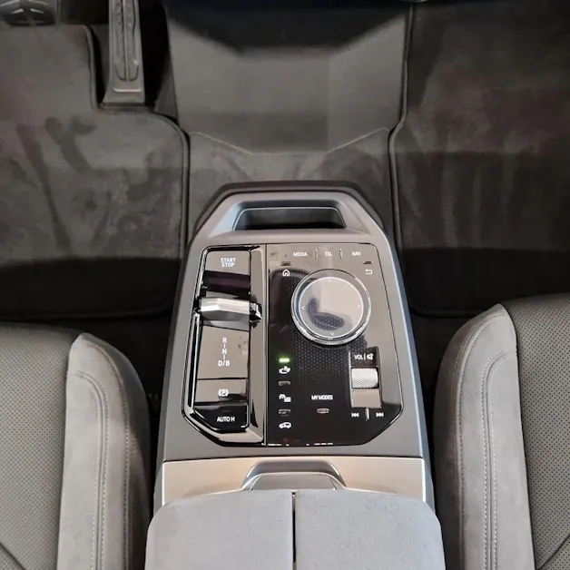BMW iX xDrive60