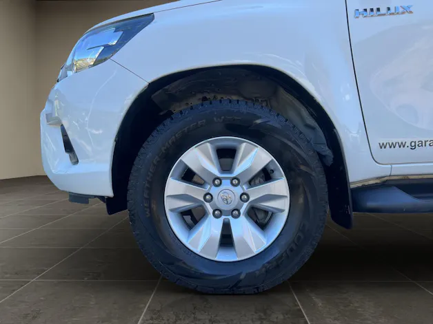 Toyota Hilux Double Cab.-Pick-up 2.4 D-4D 150 Sol