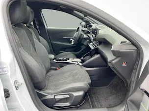 PEUGEOT 208 e-GT