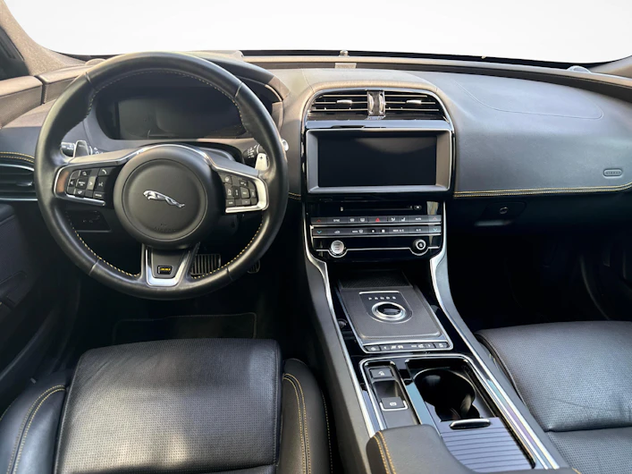 Fahrzeugbild JAGUAR XE