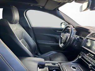 Jaguar XE 2.0 T 300 Sport AWD