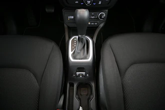https://vehicle.imgix.net/4344511/deb1d245-431f-4bab-a471-7038b6000a2d.jpg