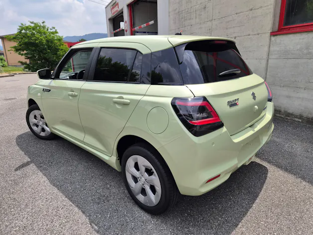 Suzuki Swift 1.2 Sakura Hybrid 4x4