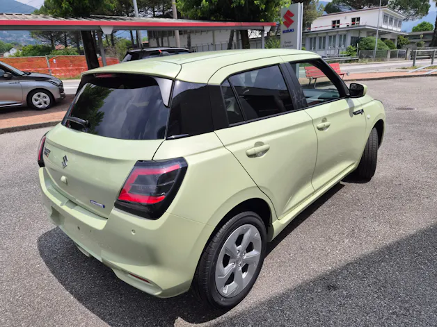 Suzuki Swift 1.2 Sakura Hybrid 4x4