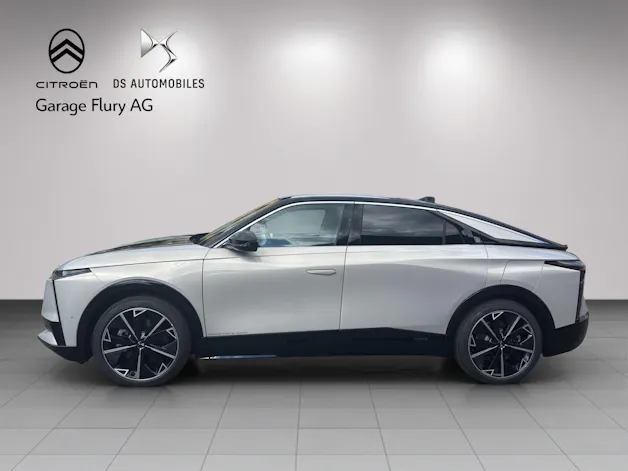 DS Automobiles No8 E-Tense Jules Verne