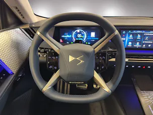 DS Automobiles No8 E-Tense Jules Verne