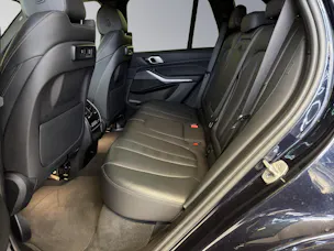 BMW X5 M50i