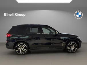 BMW X5 M50i