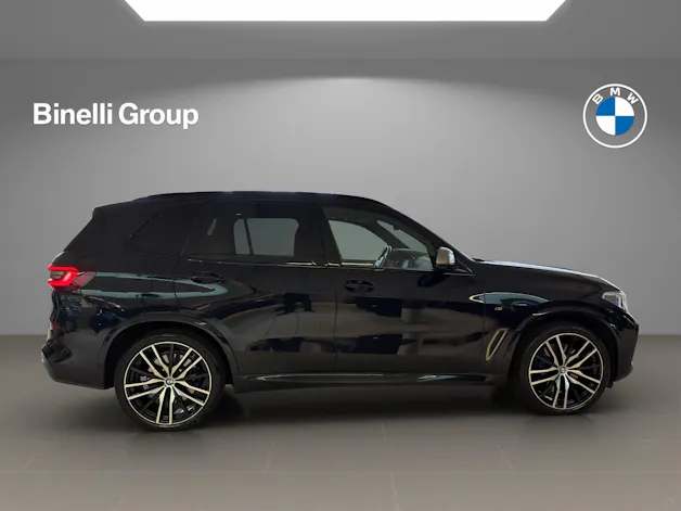 BMW X5 M50i