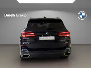 BMW X5 M50i