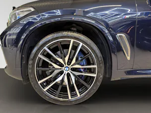 BMW X5 M50i