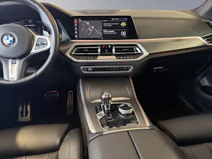 BMW X5 M50i