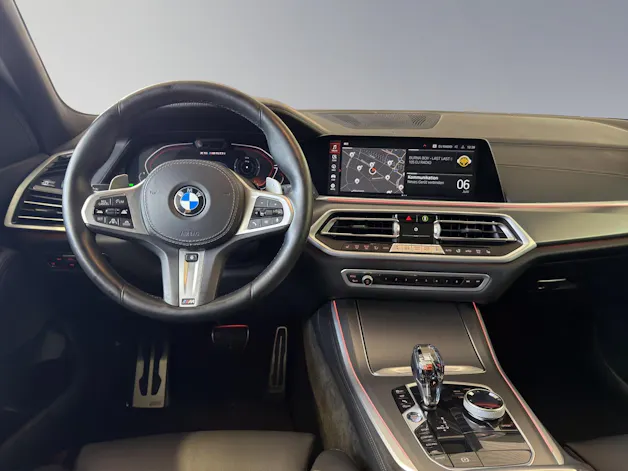 BMW X5 M50i