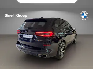 BMW X5 M50i