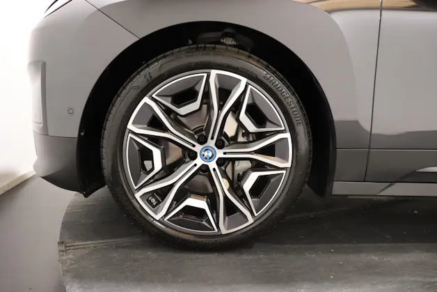 BMW iX xDrive40