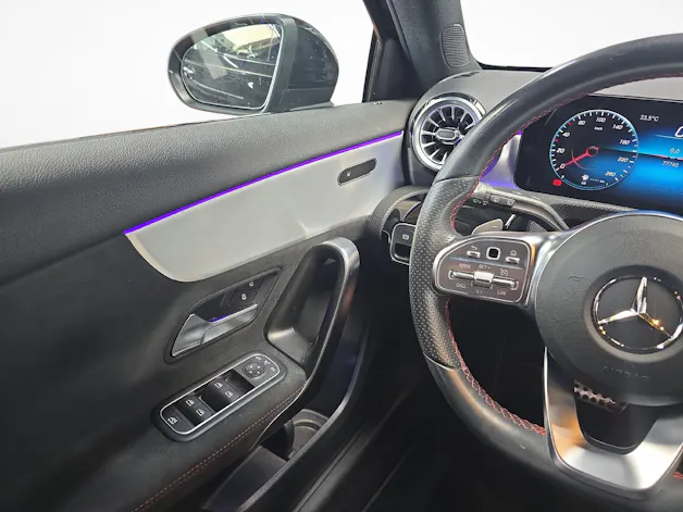 MERCEDES-BENZ A 180 Night Star AMG Line