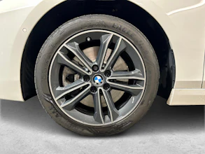 https://vehicle.imgix.net/4344638/b54497a8-c88b-4d5e-b254-c78bee06cf9b.jpg