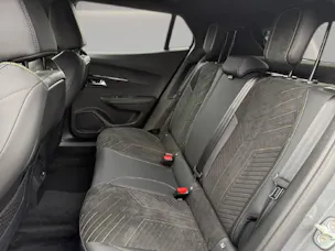 Peugeot 2008 Hybrid 145 e-DCS GT