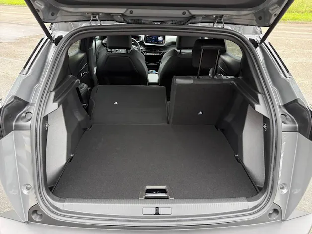Peugeot 2008 Hybrid 145 e-DCS GT