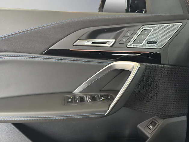 BMW X2 20d xDrive paddles